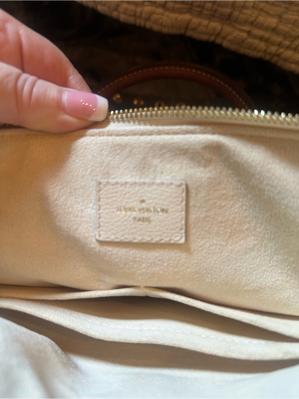 Louis Vuitton Monogram Pallas MM - Such a rare beauty in this color combo - Picture 9 of 13